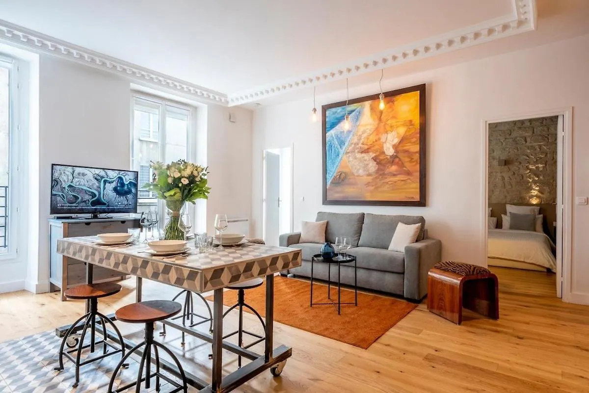 # Republique # Paris2 # Chatelet # 2Bedrooms contacts